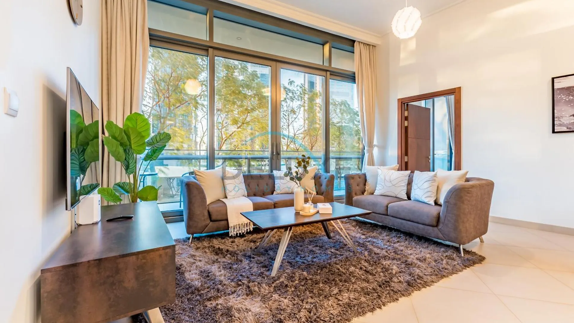 City Views 2Br Close To Burj Khalifa & Dubai Mall, Burj Vista Tower 2, Downtown By Deluxe Holiday Homes